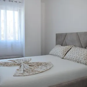 Best Summer Hotel apartamentowy Golem (Tirana)